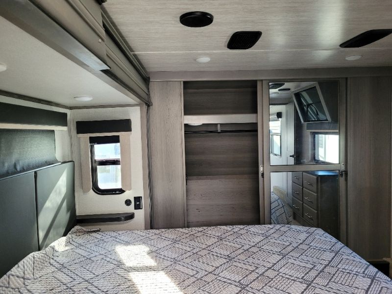 2021 Keystone Montana 3813MS - Image 23
