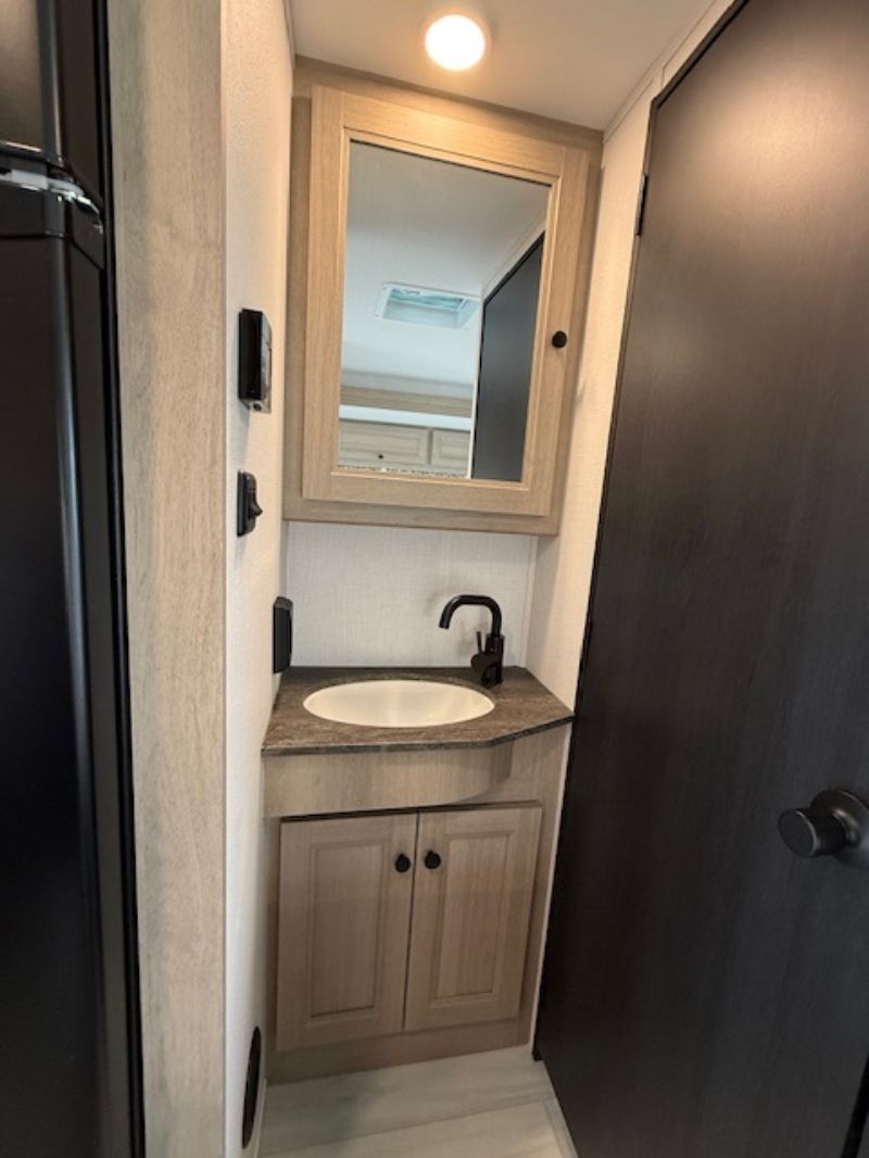 2026 Forest River Sunseeker LE 2250SLEF - Image 13