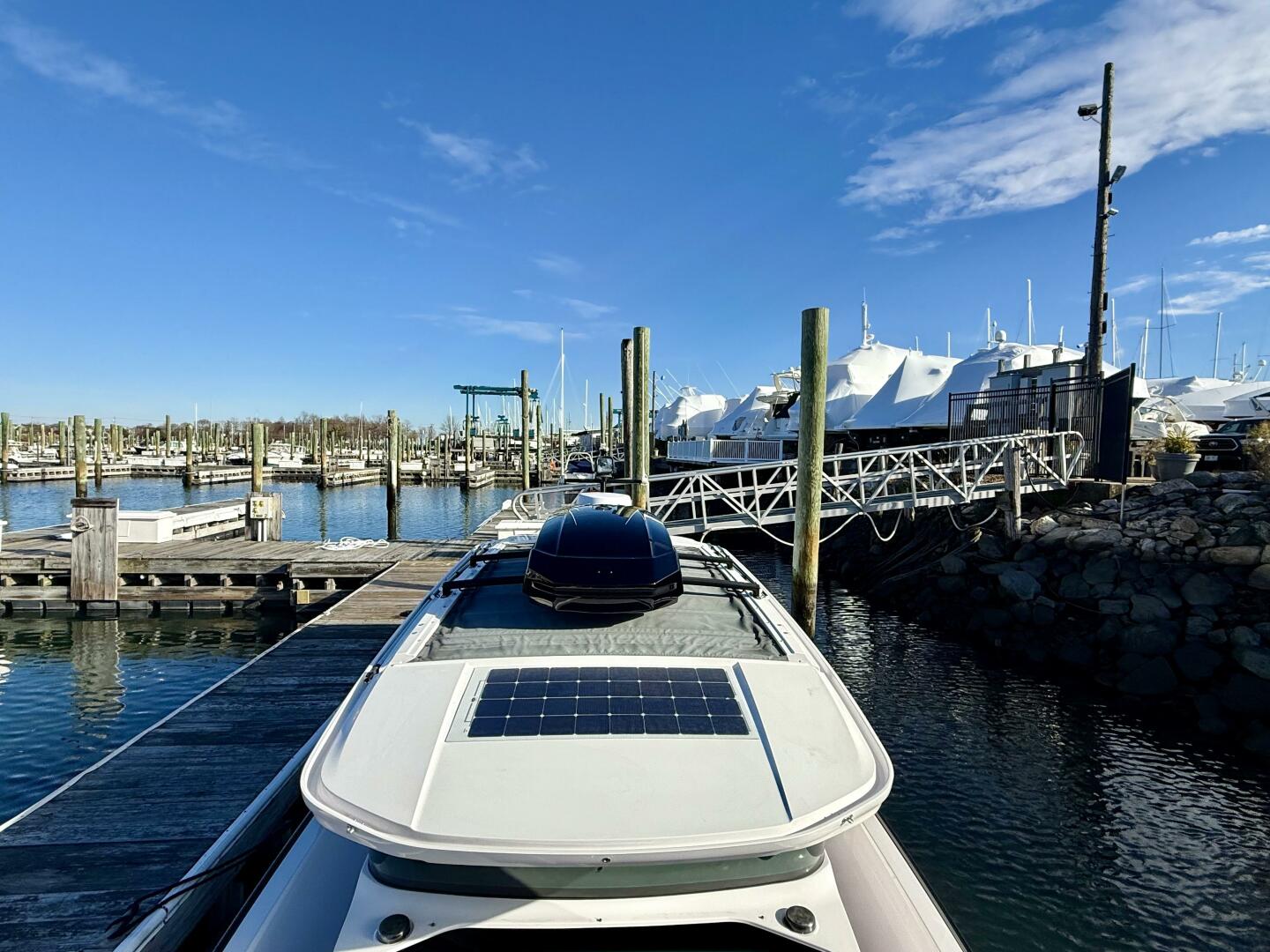 2023 Axopar 37 Cross Cabin - Image 14
