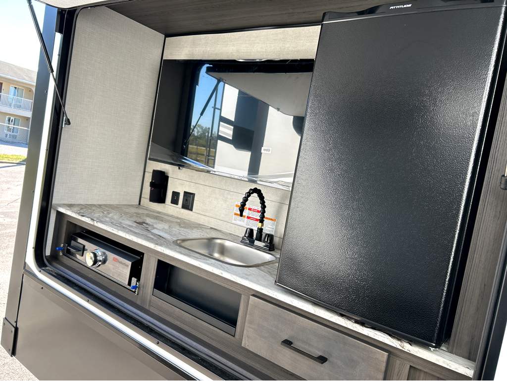 2026 VENTURE RV SPORTTREK 353VIK - Image 5