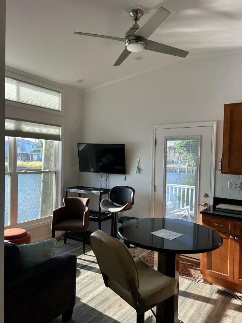 2019 Harbor Home Cozy Cottage 52' x 16' Tiny Boat - Image 10