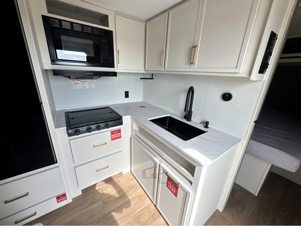 2027 GRAND DESIGN TRANSCEND 24BHX - Image 18