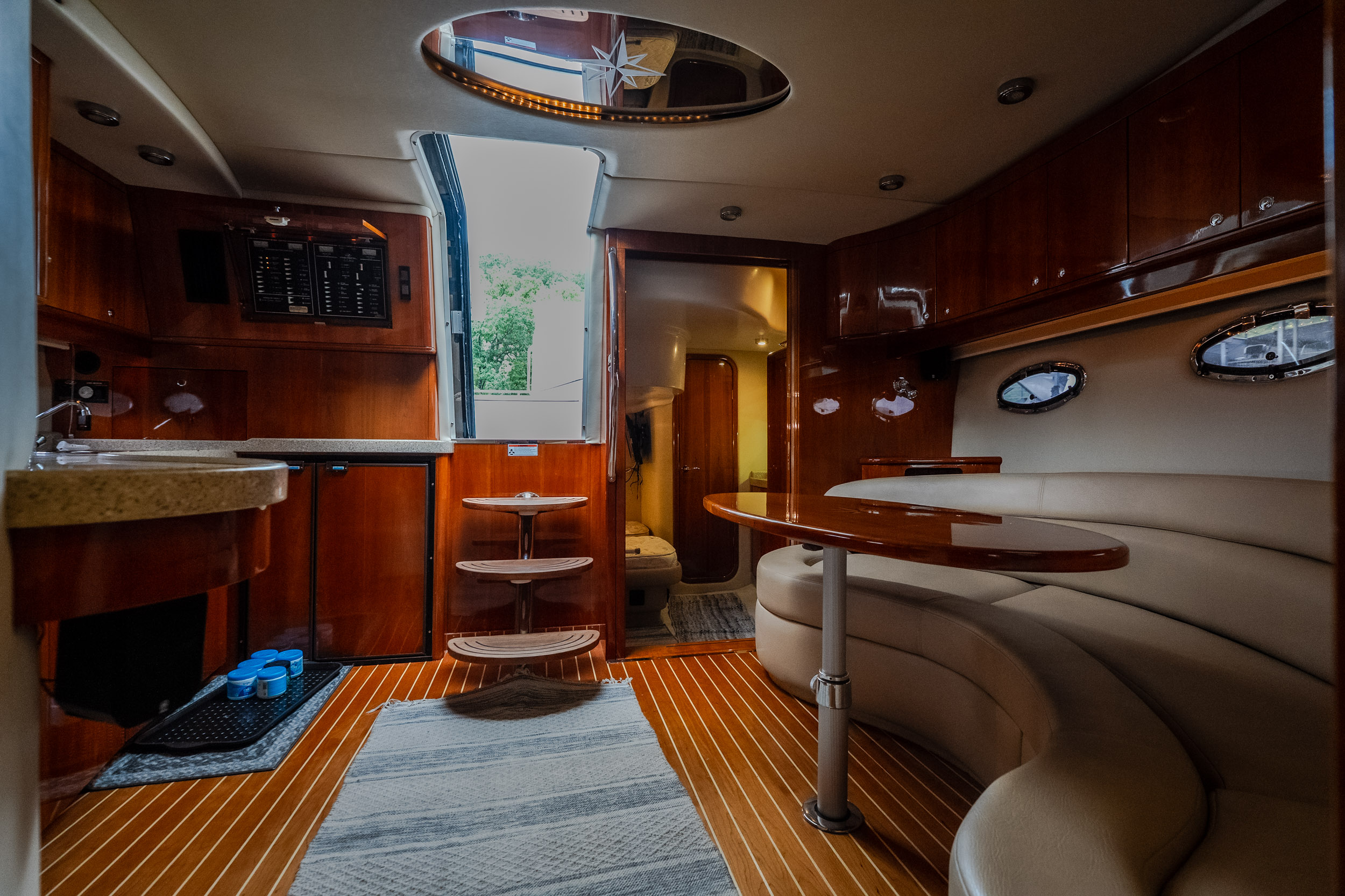 2009 Regal 4460 Express Cruiser - Image 43