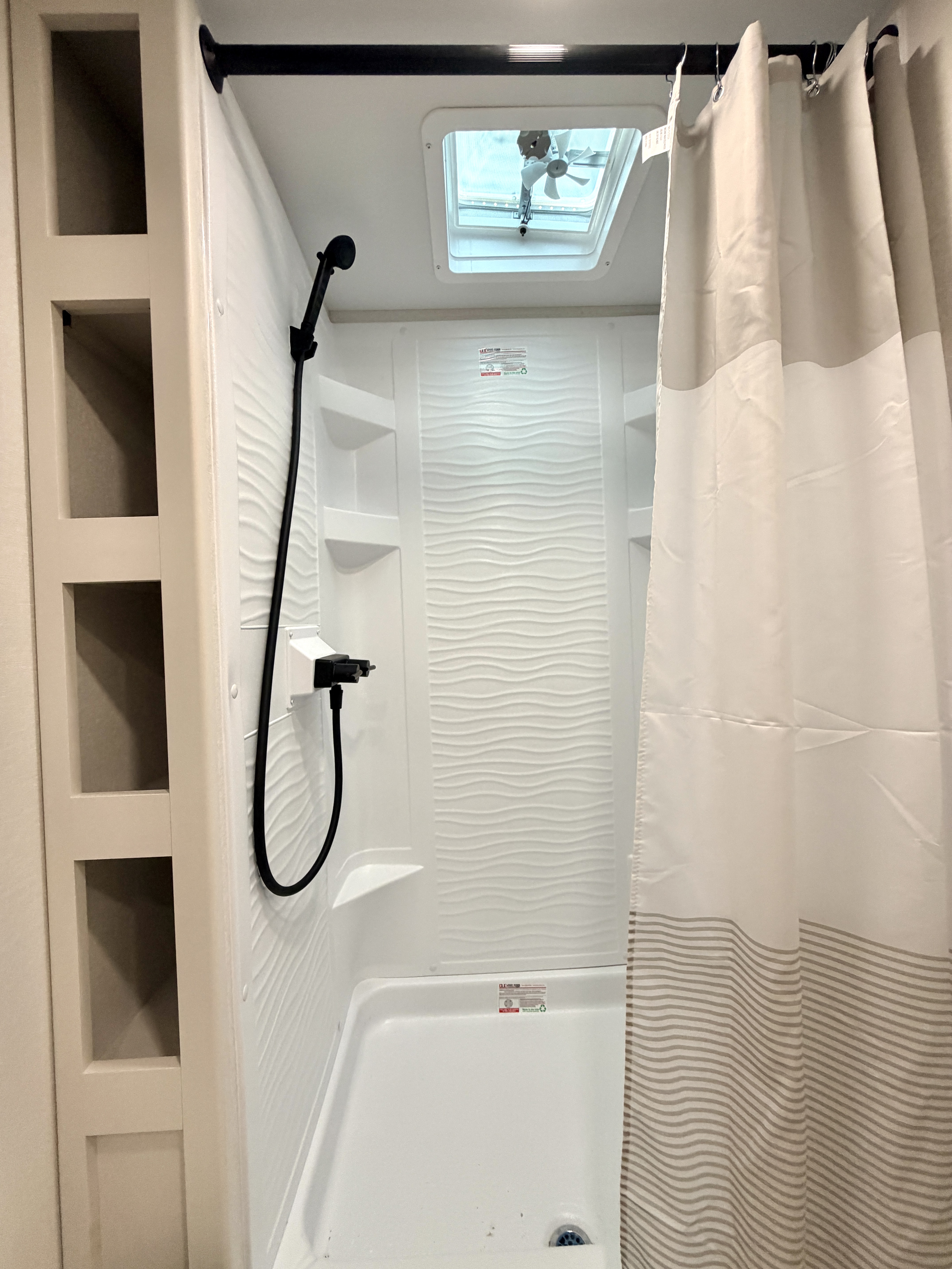 2027 Grand Design Transcend XPLOR 24BHX - Image 21