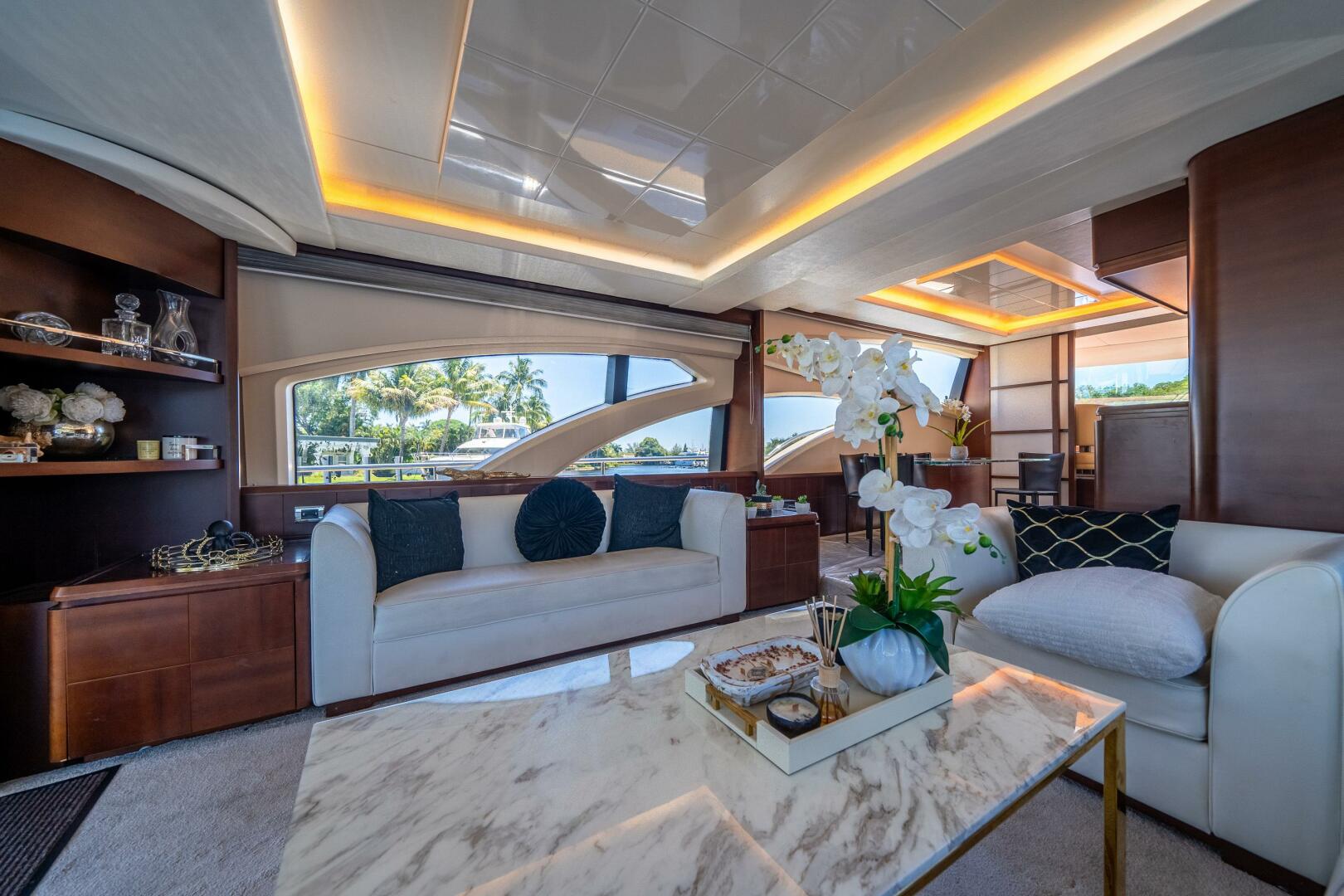 2010 Azimut 75 Fly - Image 26