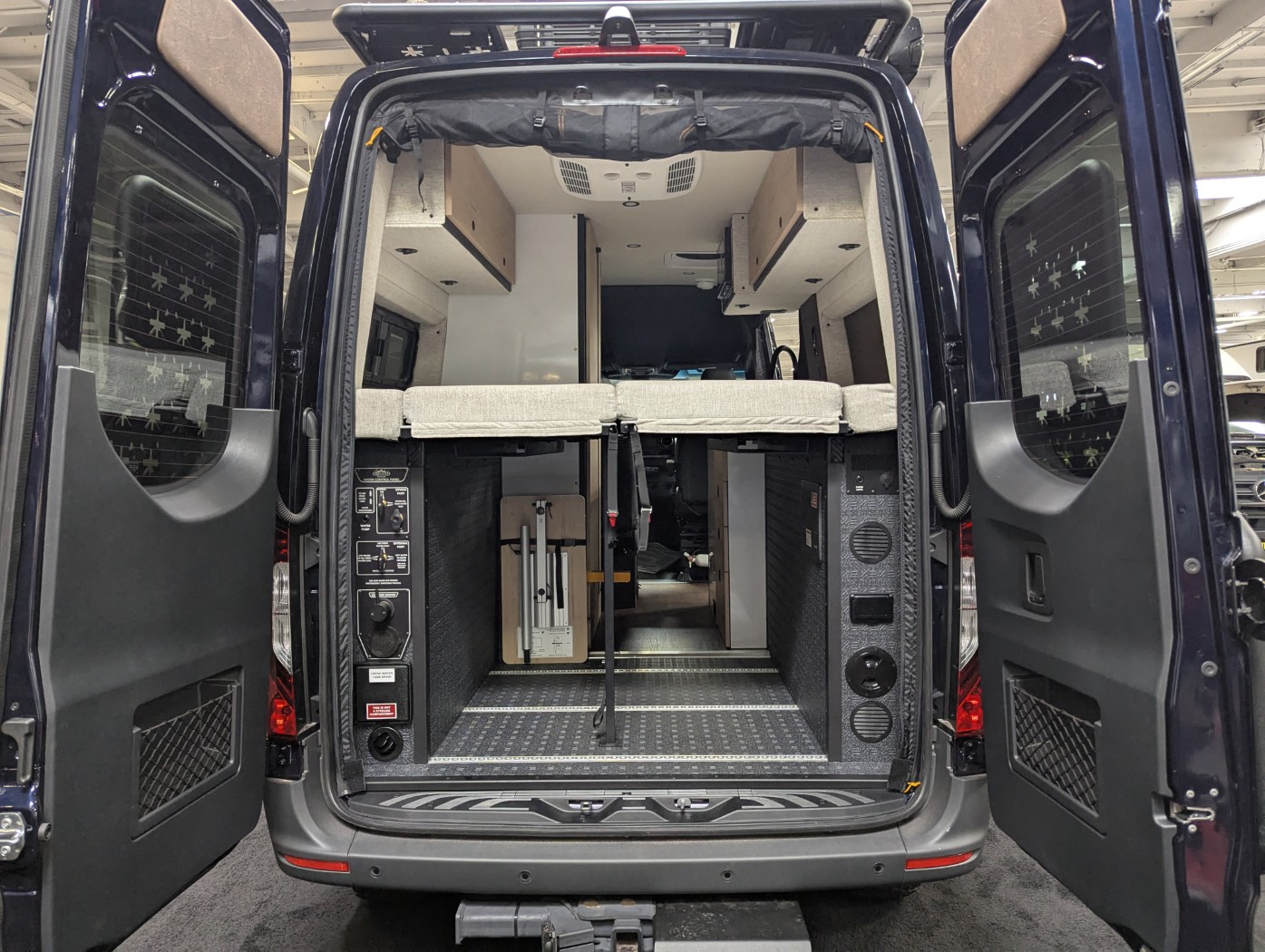 2027 Storyteller Overland Dark Mode XO - Image 14