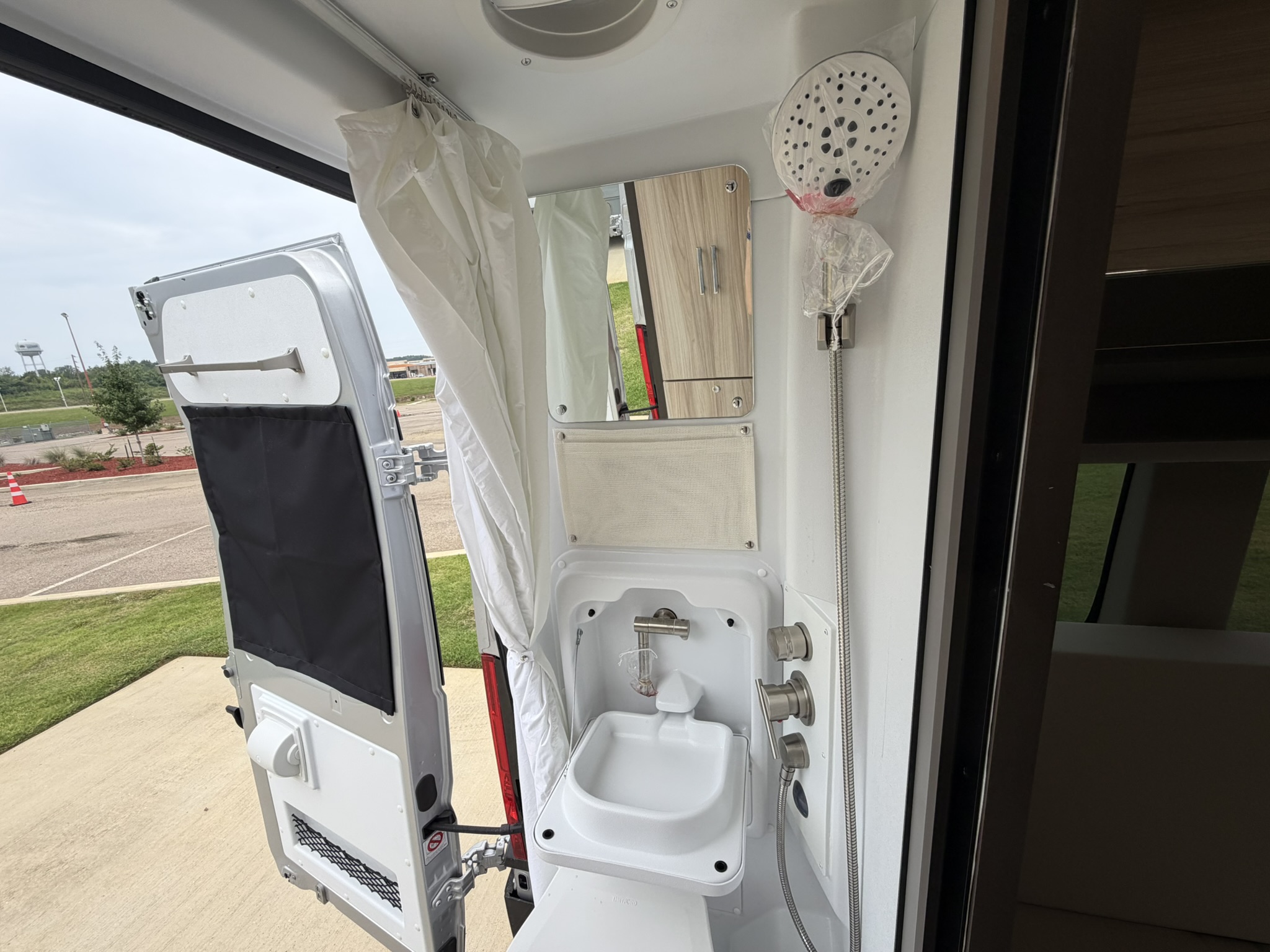 2027 ENTEGRA COACH ETHOS 20T - Image 25