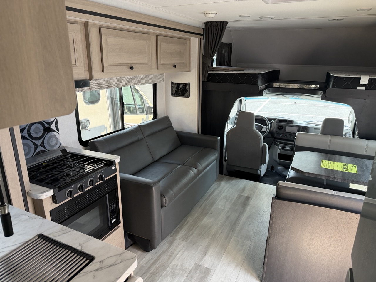 2026 Forest River Sunseeker LE 3250DSLEX - Image 21