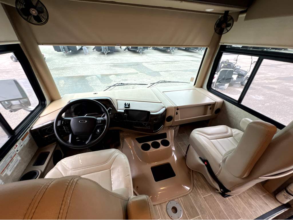2022 THOR MOTOR COACH MIRAMAR 35.2 - Image 32