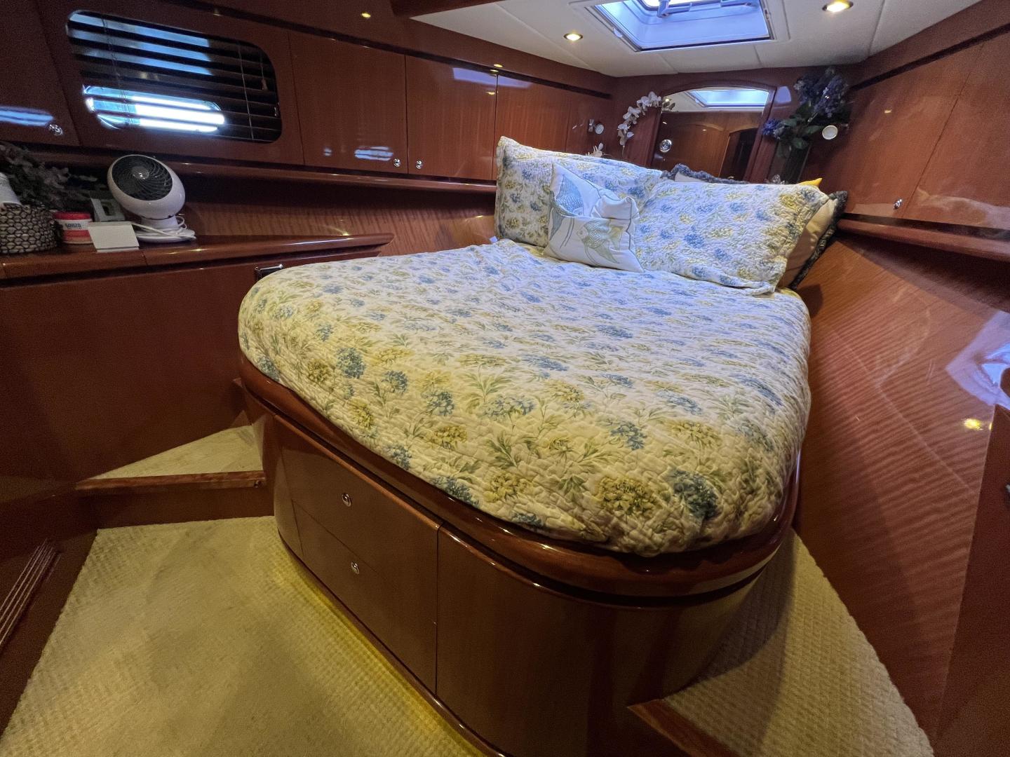 2012 Hampton - Image 30