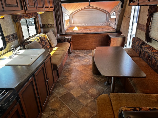 2011 KEYSTONE RV PASSPORT  EXP 235 - Image 29