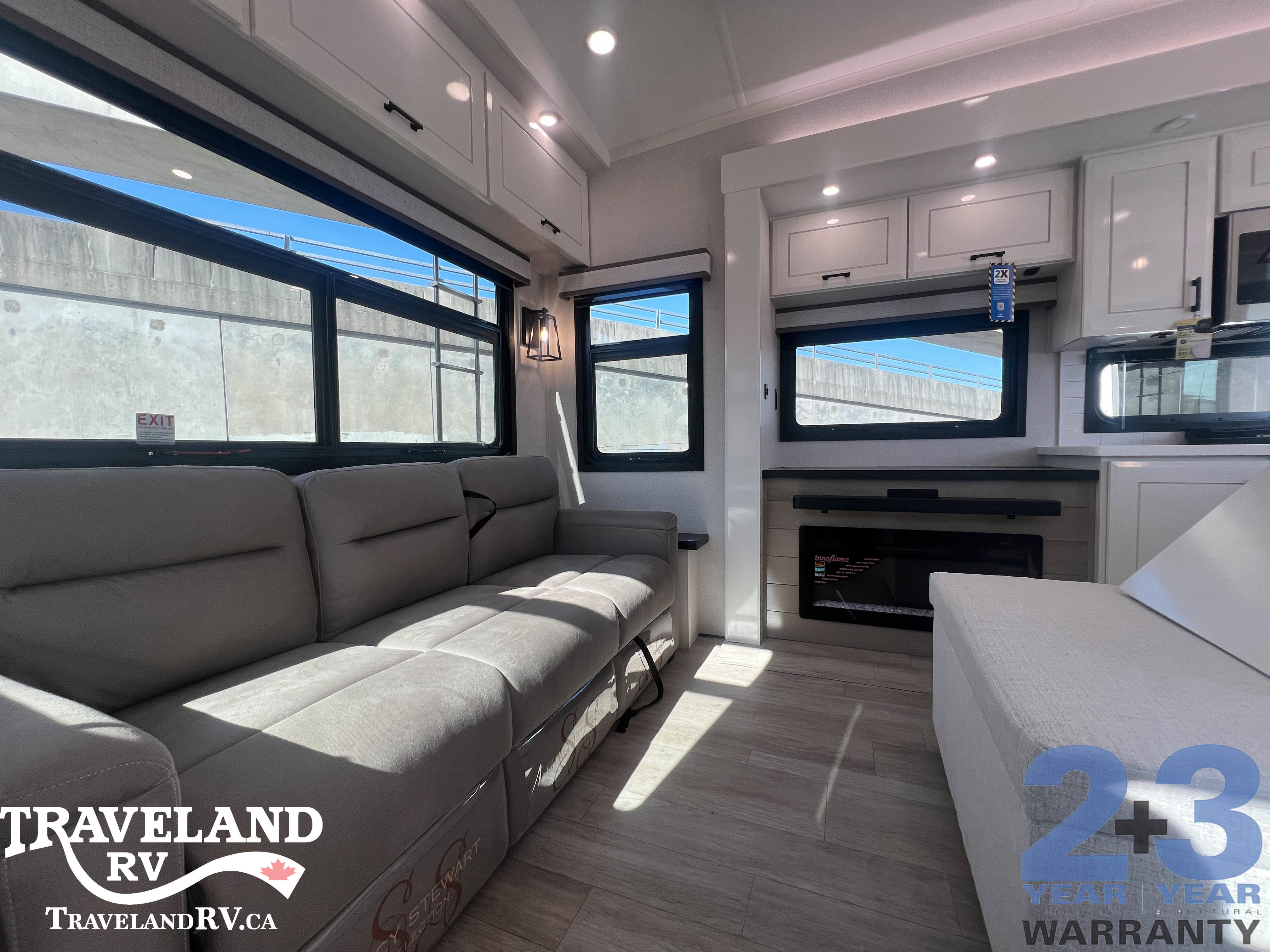 2026 Jayco Pinnacle 32RLTS - Image 13