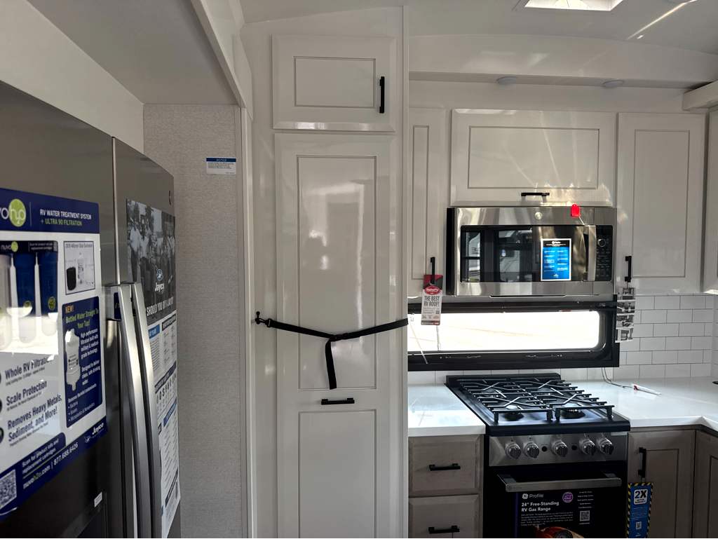 2027 JAYCO PINNACLE 38FBRK - Image 17