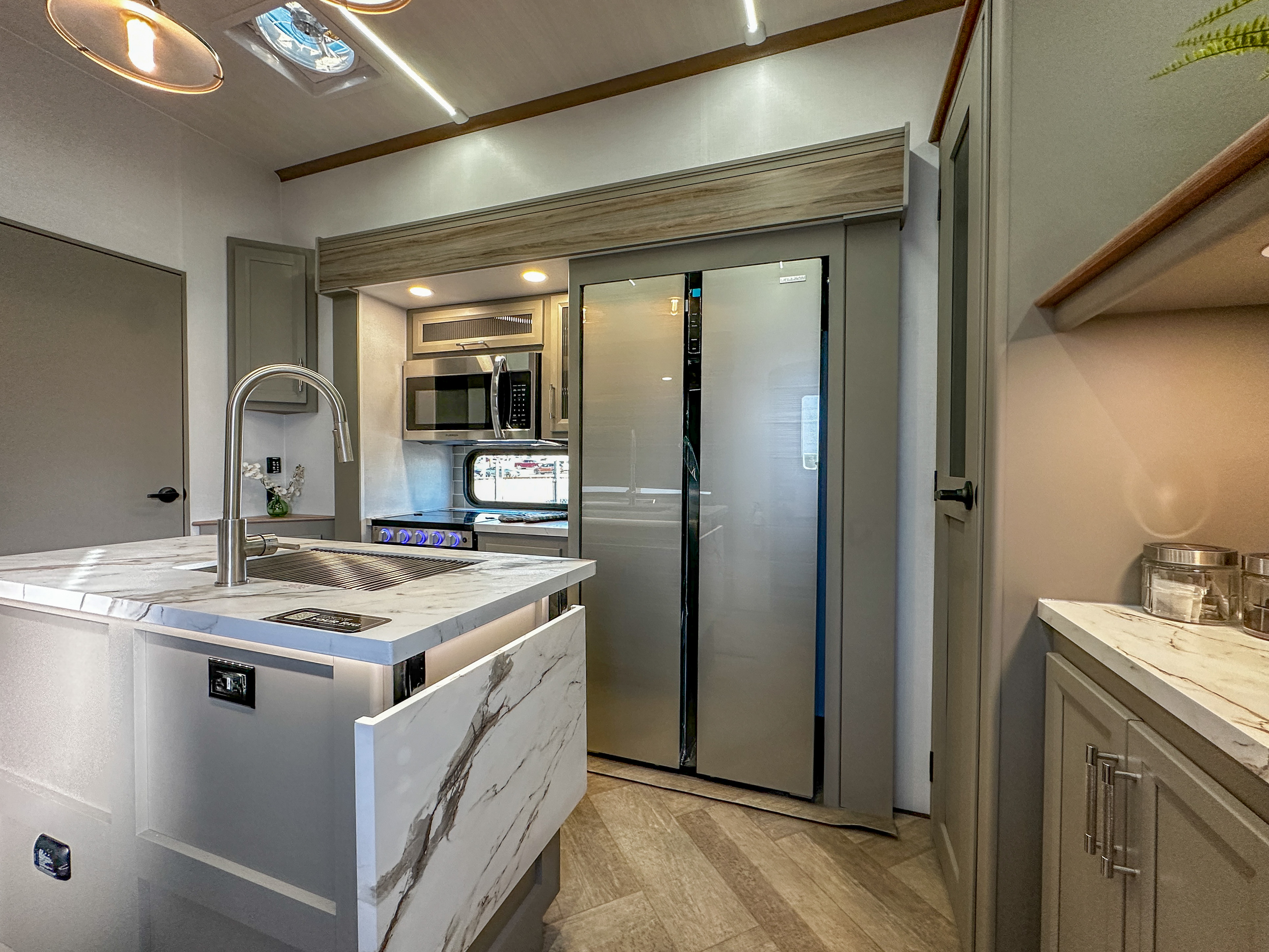 2026 Keystone Sprinter 3800FLB - Image 8
