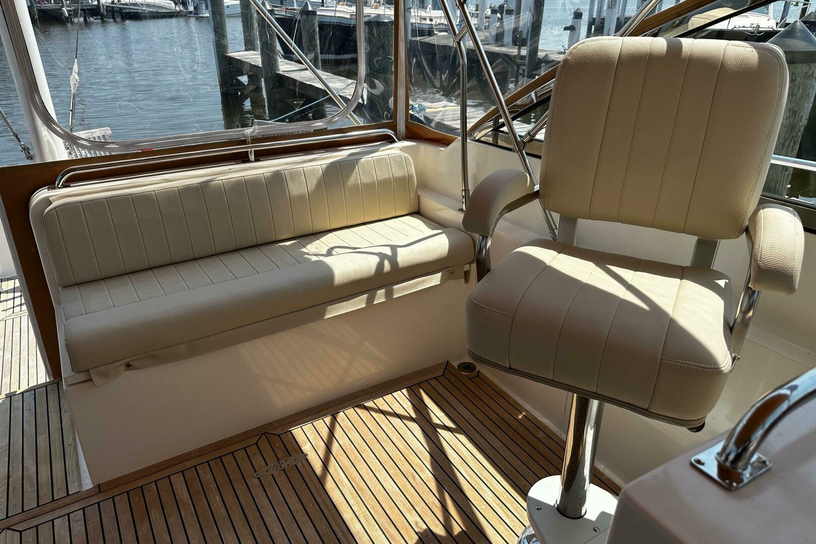 1995 Grand Banks 38 Eastbay EX - Image 7