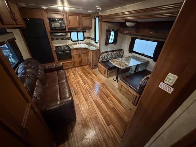 2015 Gulf Stream Innsbruck 25SBW - Image 11