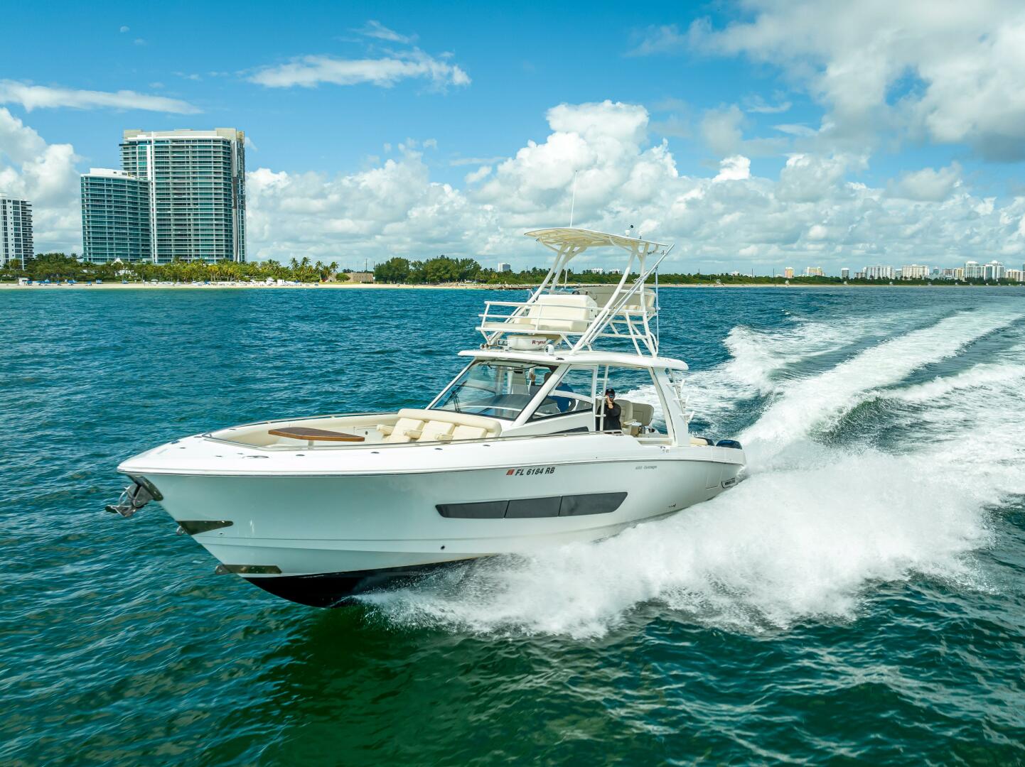 2016 Boston Whaler - Image 34