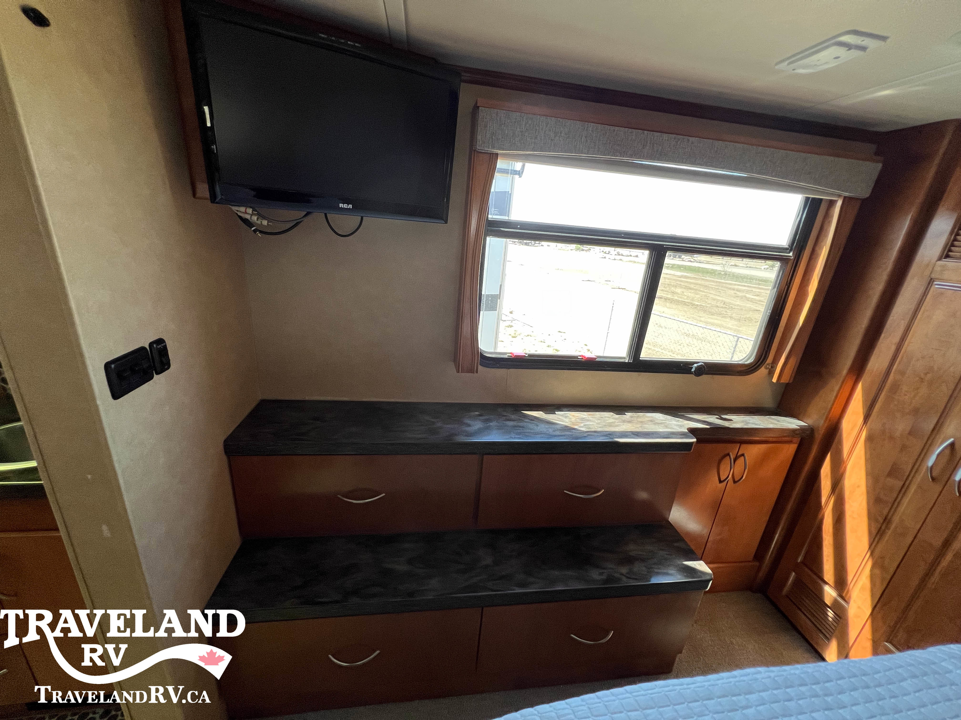 2012 Monaco RV Vesta 35PBD - Image 24
