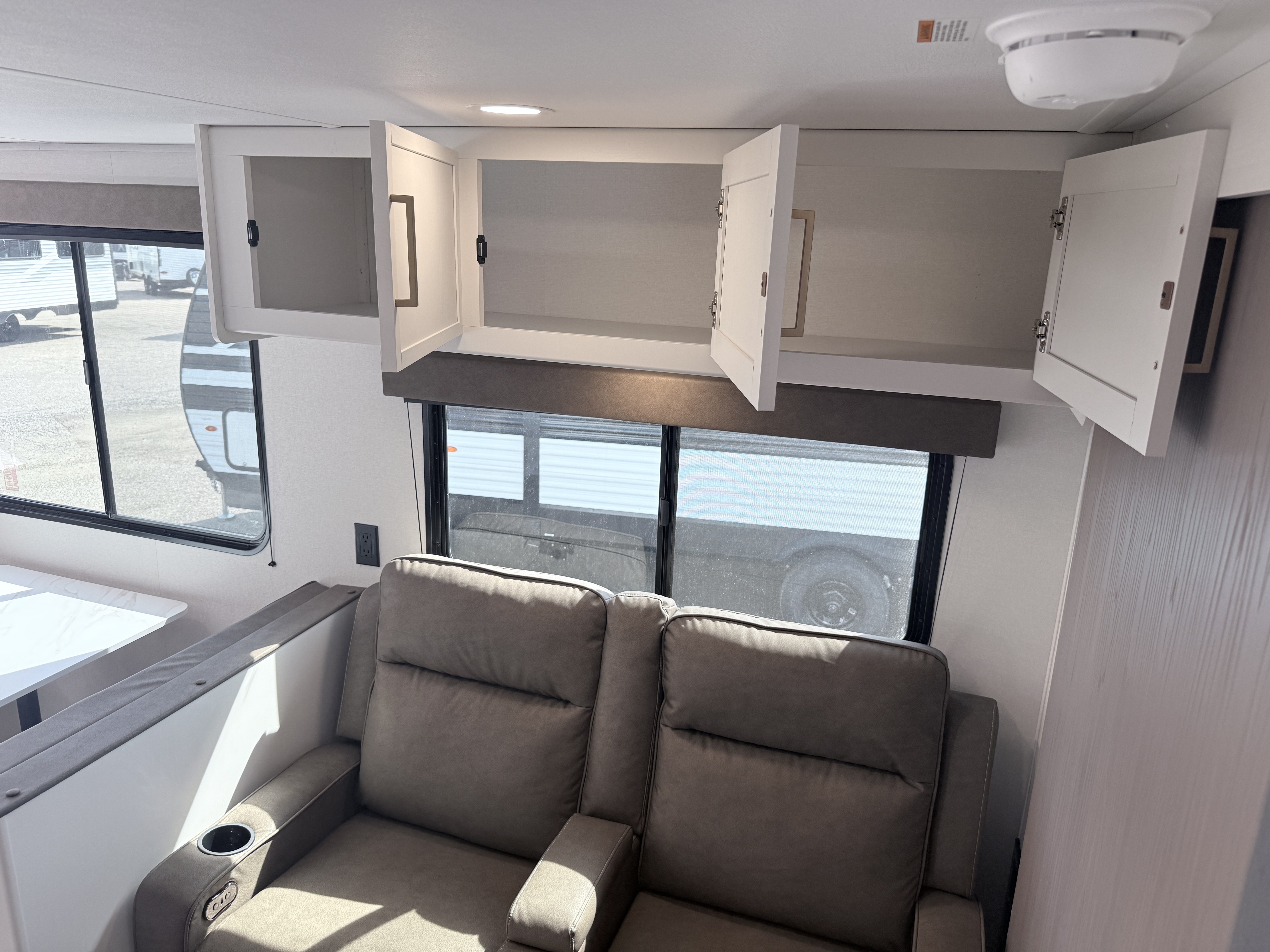 2026 GRAND DESIGN TRANSCEND 26RBX - Image 34