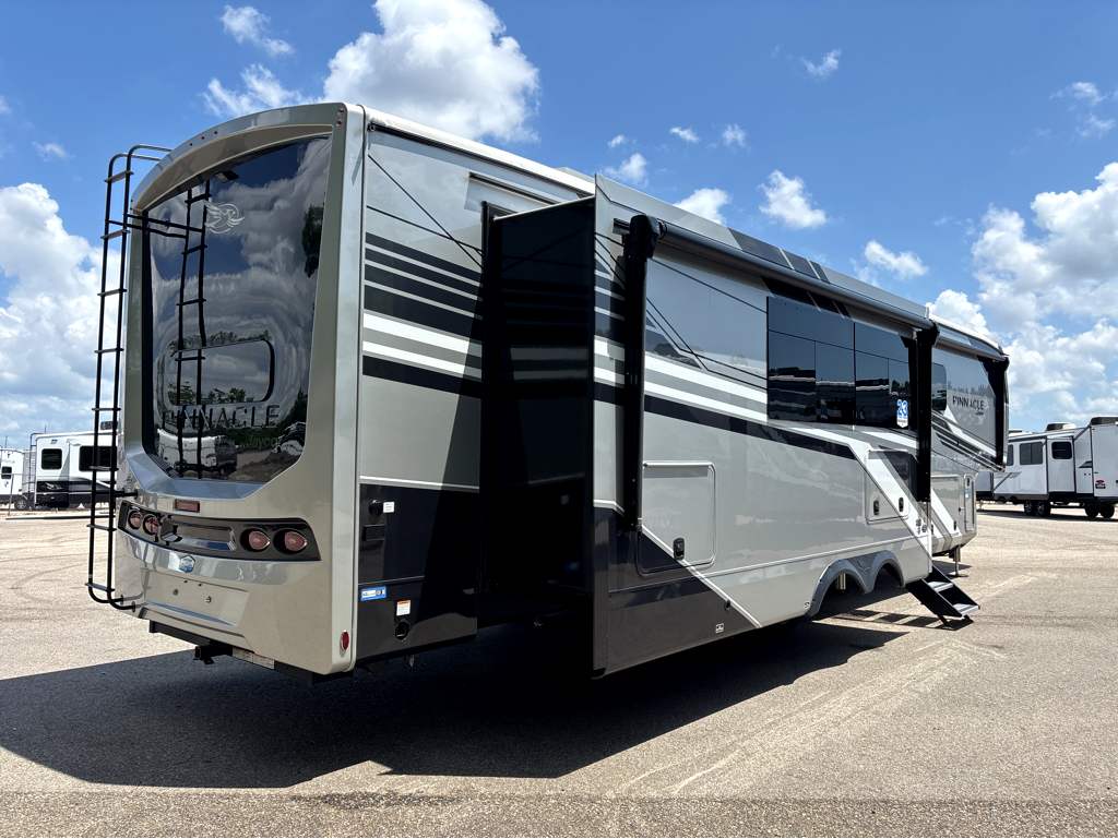 2026 JAYCO PINNACLE 38FBRK - Image 6