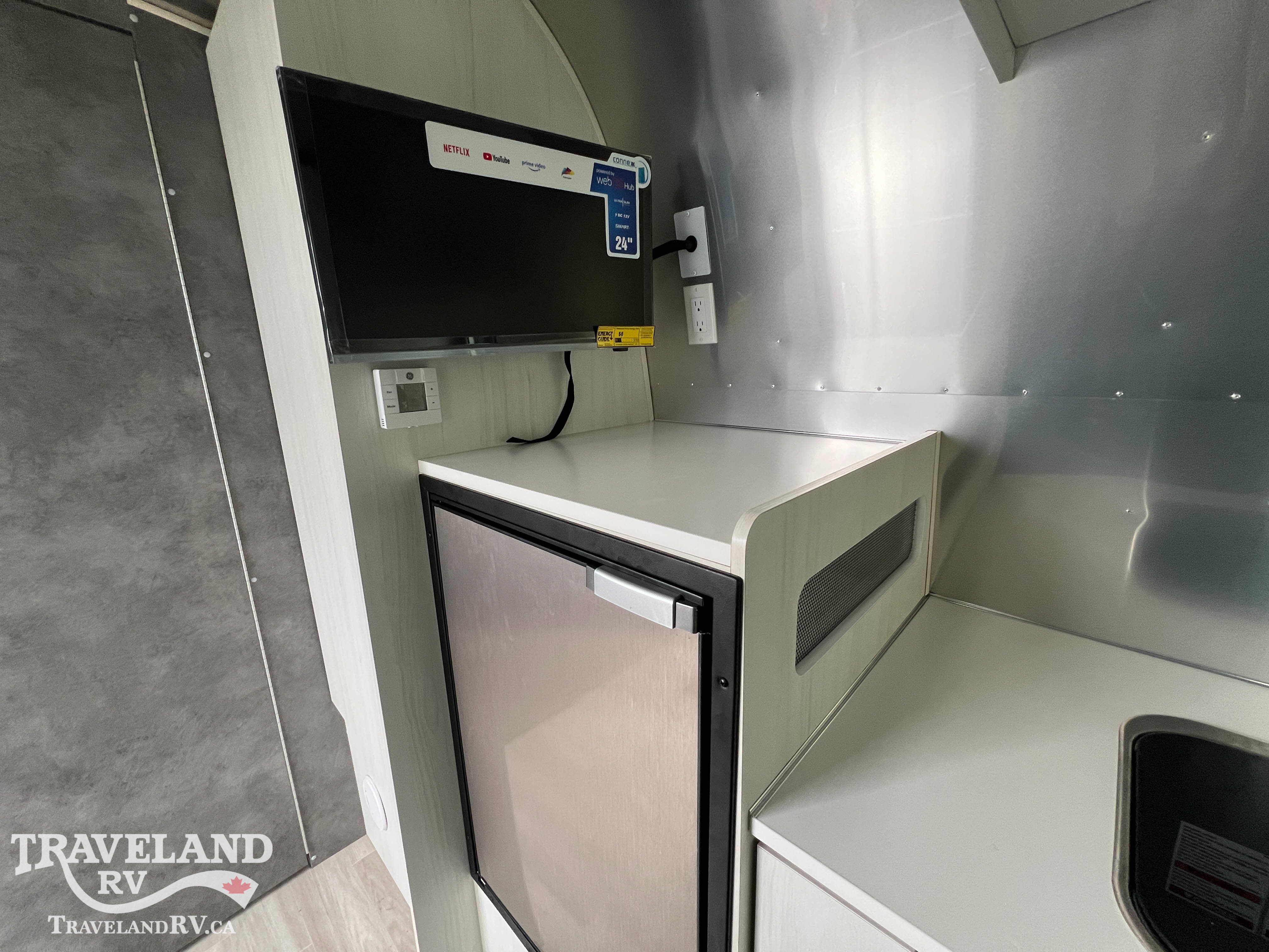 2026 Airstream Bambi 22FB - Image 9