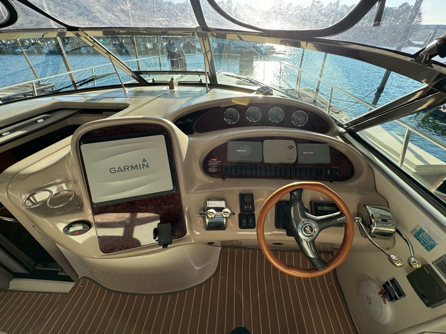2004 Sea Ray 380 Sundancer - Image 22