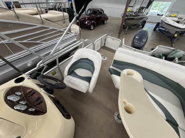 2003 LOWE SUNCRUISER TRINDAD 222 - Image 14