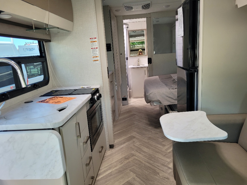 2027 Thor Motor Coach Gemini AWD 24JG - Image 6