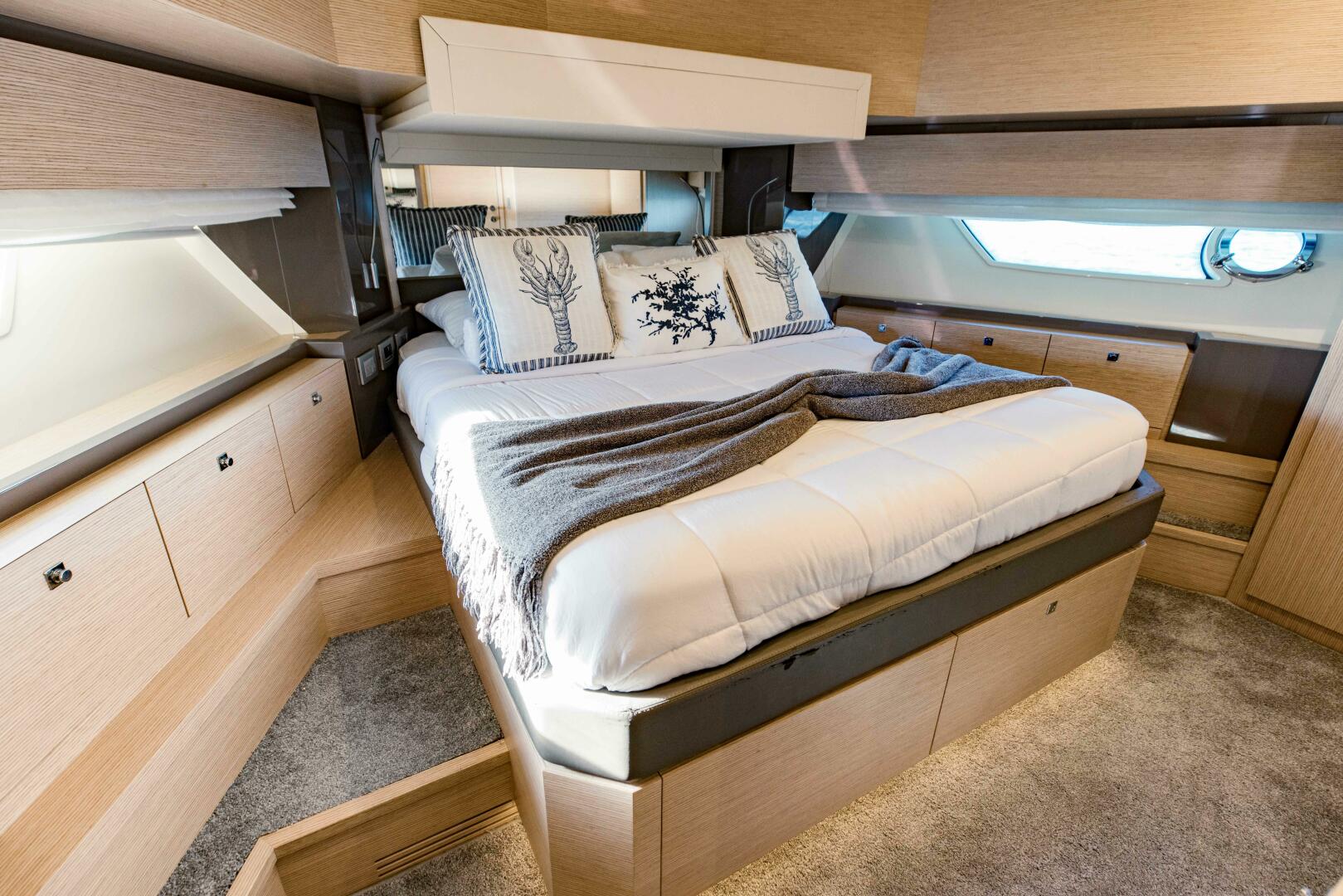 2017 Ferretti Yachts 750 - Image 81