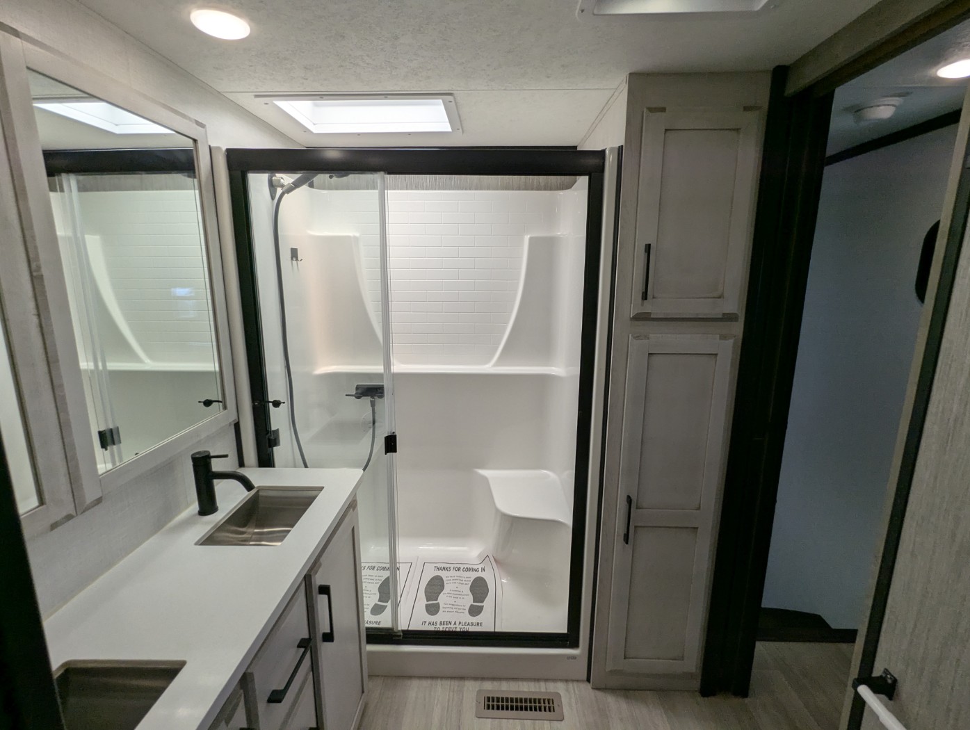 2023 KZ RV Durango Gold G383RLQ - Image 31