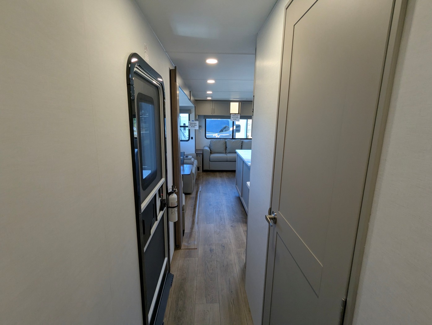 2026 Alliance RV Avenue 298RL - Image 15