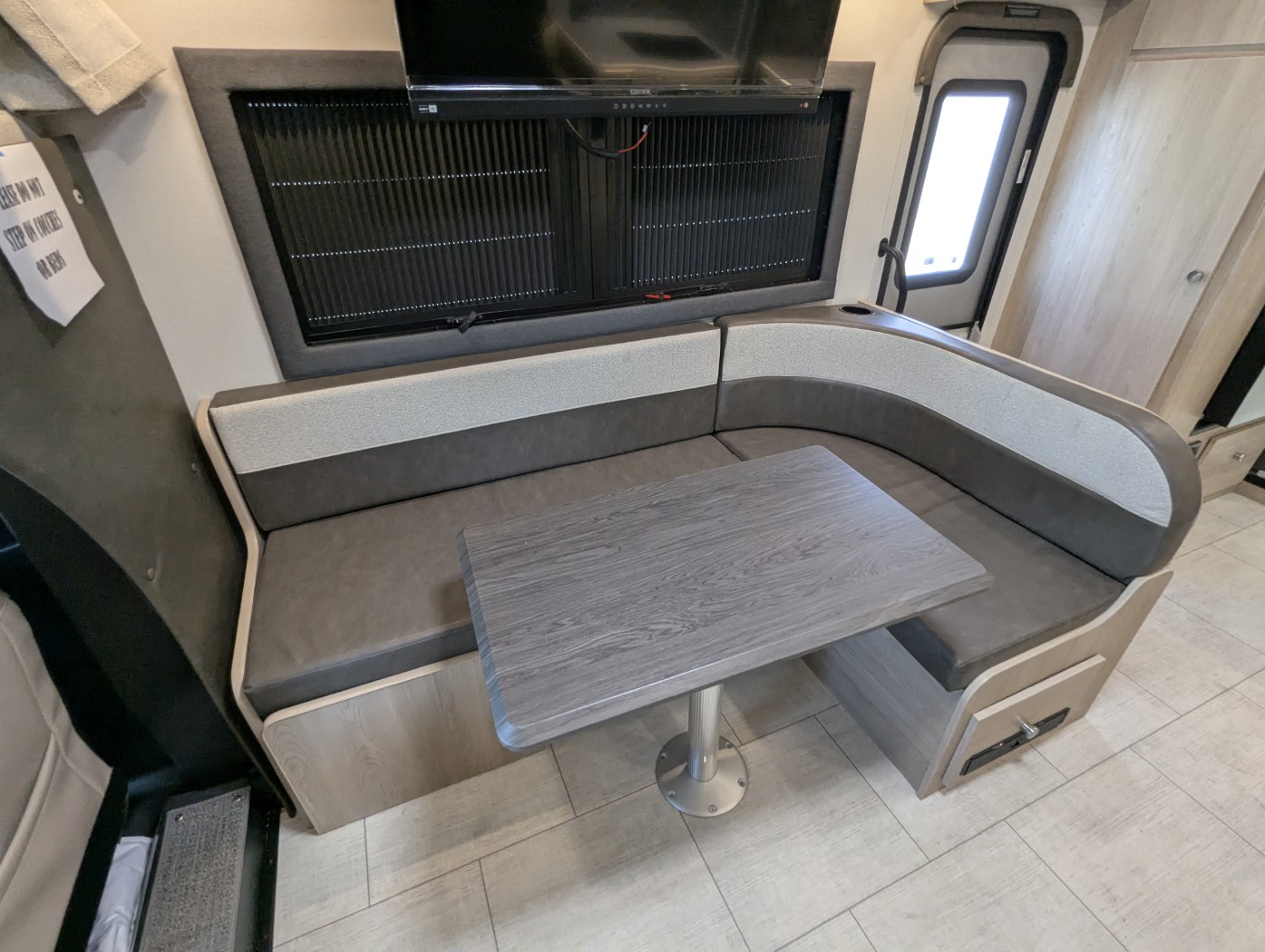 2027 Coachmen Entourage 330DS - Image 20