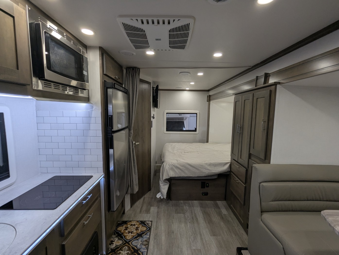 2024 Dynamax Corp Isata 3 Series 24FW - Image 20