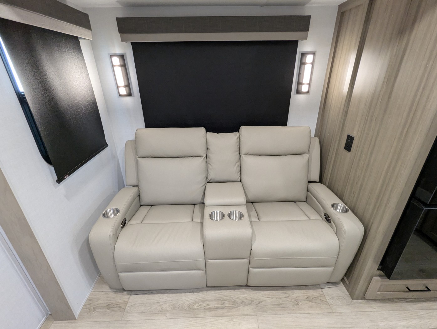 2026 Forest River Rockwood Signature 8263MBR - Image 10