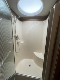 2016 AMERICAN COACH AMERICAN REVOLUTION 42T - Image 17