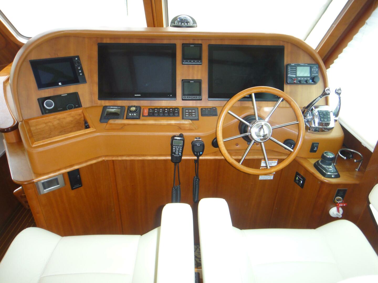 2018 Sabre 48 Salon Express - Image 11