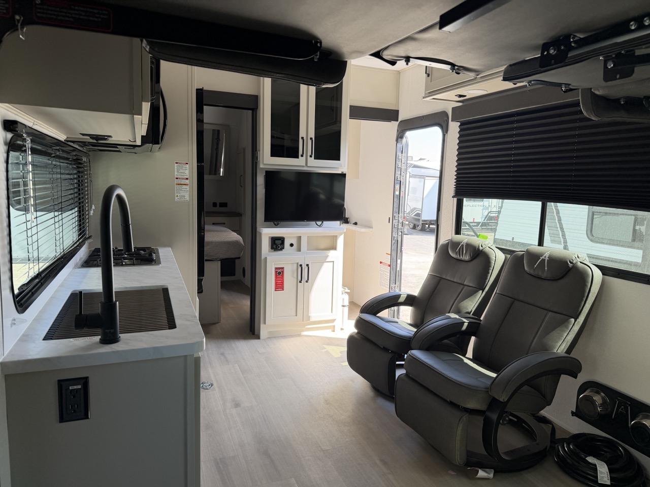 2026 Grand Design Momentum G-Class 21G - Image 10