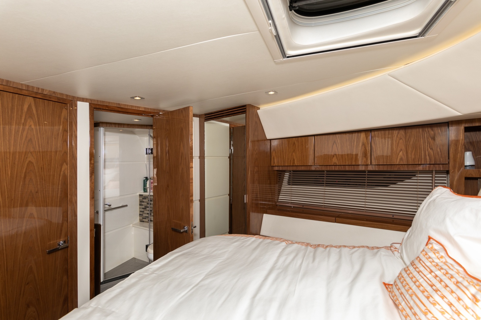 2018 Sea Ray L650 FLY - Image 47