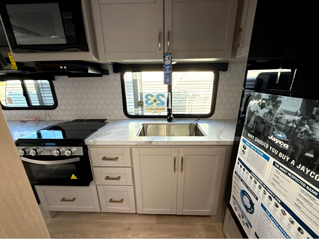 2027 JAYCO JAY FEATHER 19MRK - Image 21