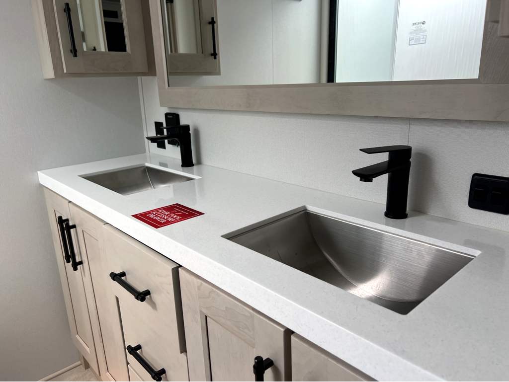 2026 GRAND DESIGN SOLITUDE 390RK - Image 18