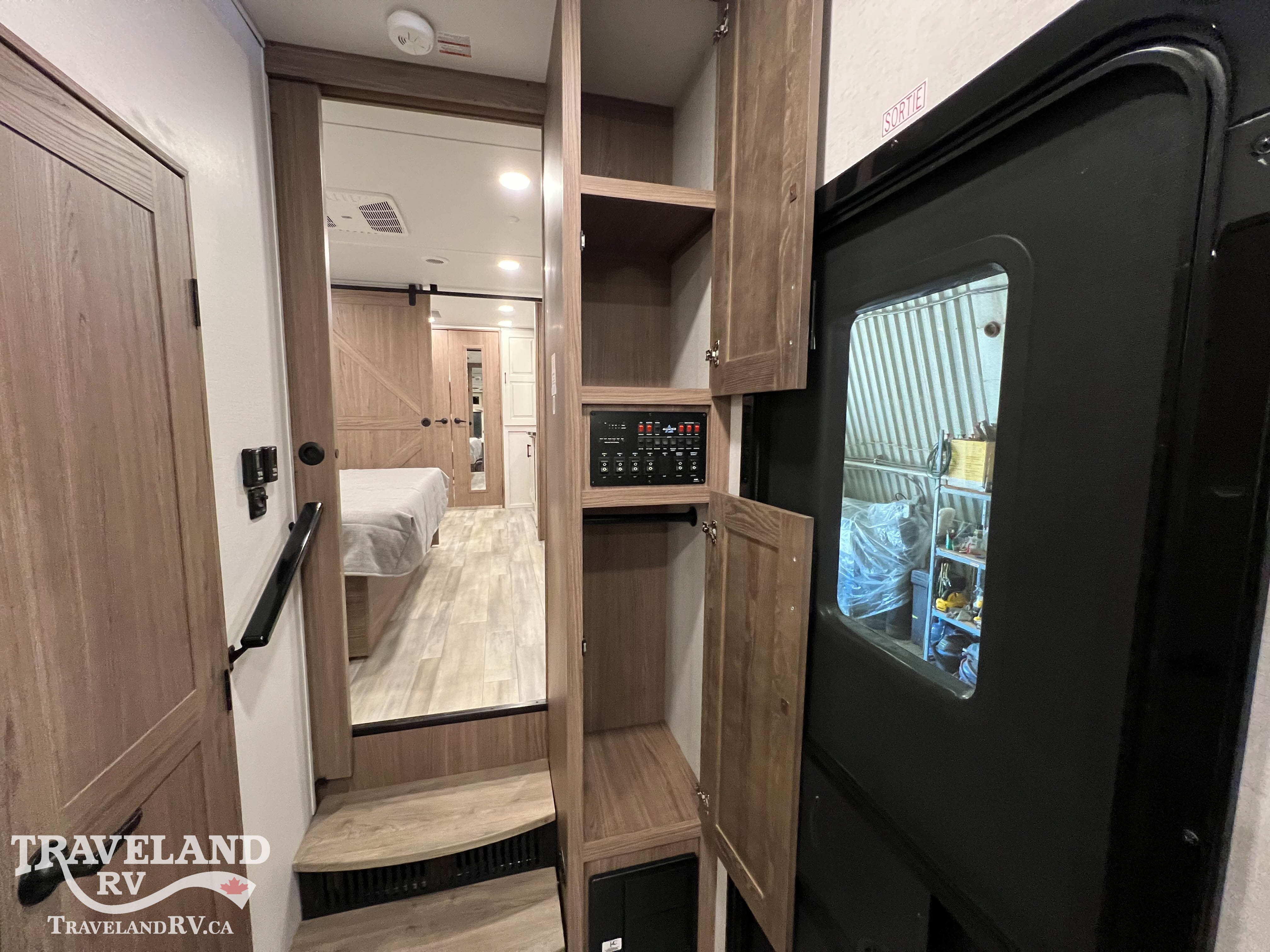 2023 Alliance RV Paradigm 382RK - Image 28