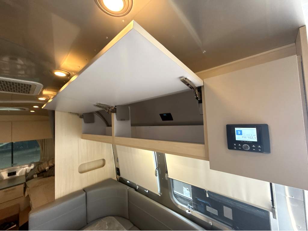 2026 AIRSTREAM FLYING CLOUD 23FBT - Image 21