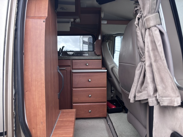 2008 Roadtrek Popular 210 - Image 5