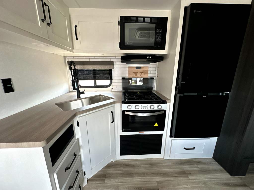 2027 VENTURE RV SIENNA 311VDB - Image 13
