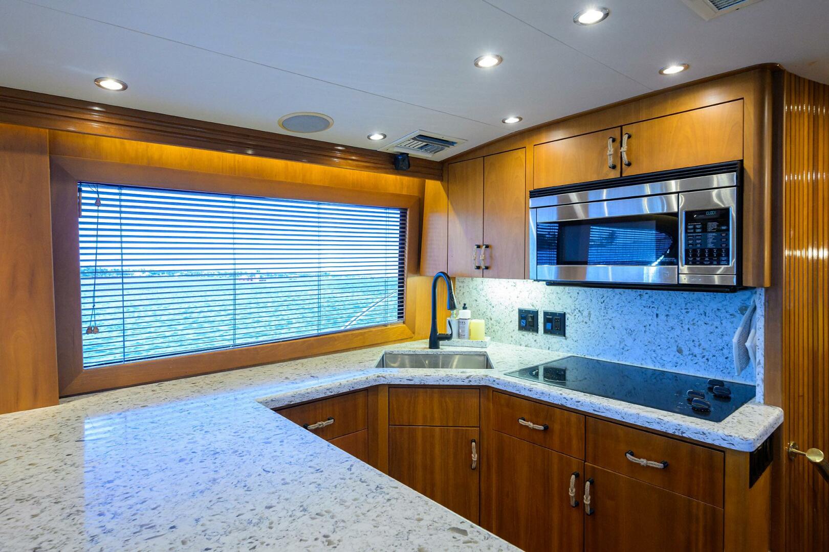 2001 Hatteras 43 Convertible Base - Image 15