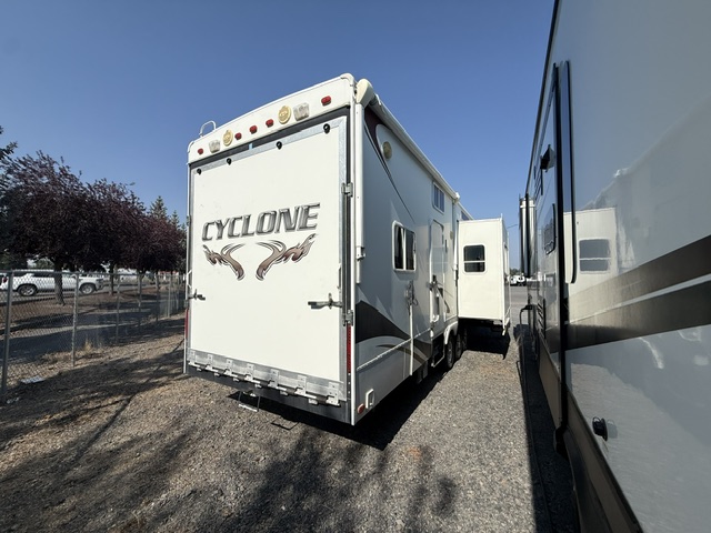 2008 Heartland Cyclone 4012 - Image 5