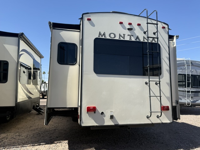 2019 Keystone Montana High Country 3731FL - Image 3