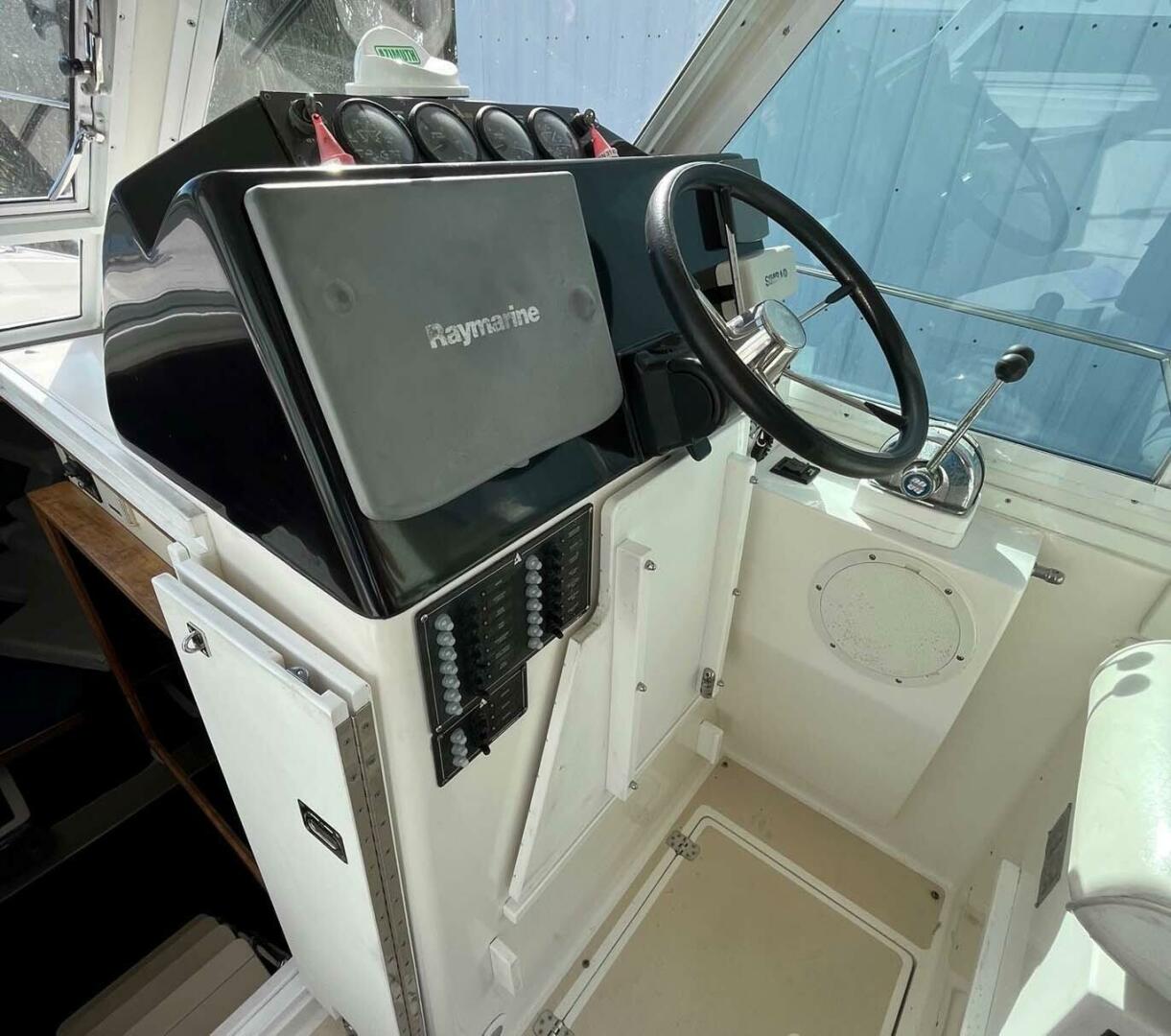 2005 Albin 31 Tournament Express - Image 10