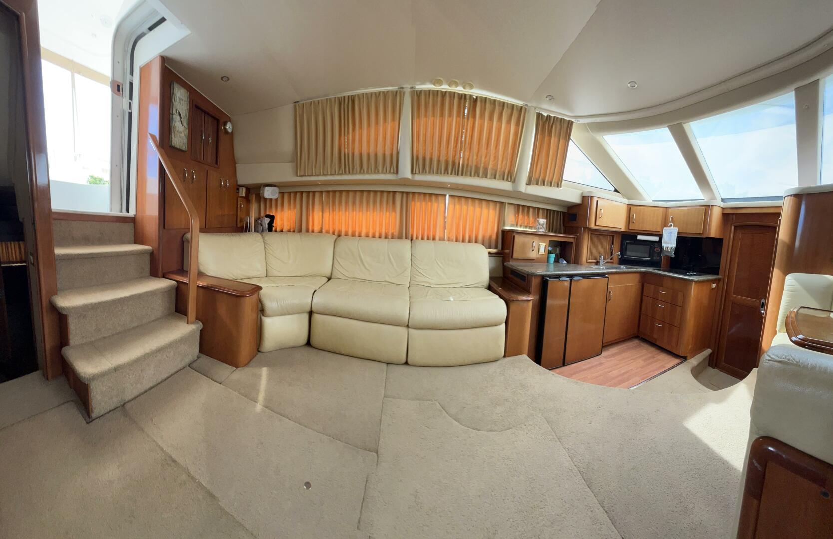 2005 Carver 396 - Image 30
