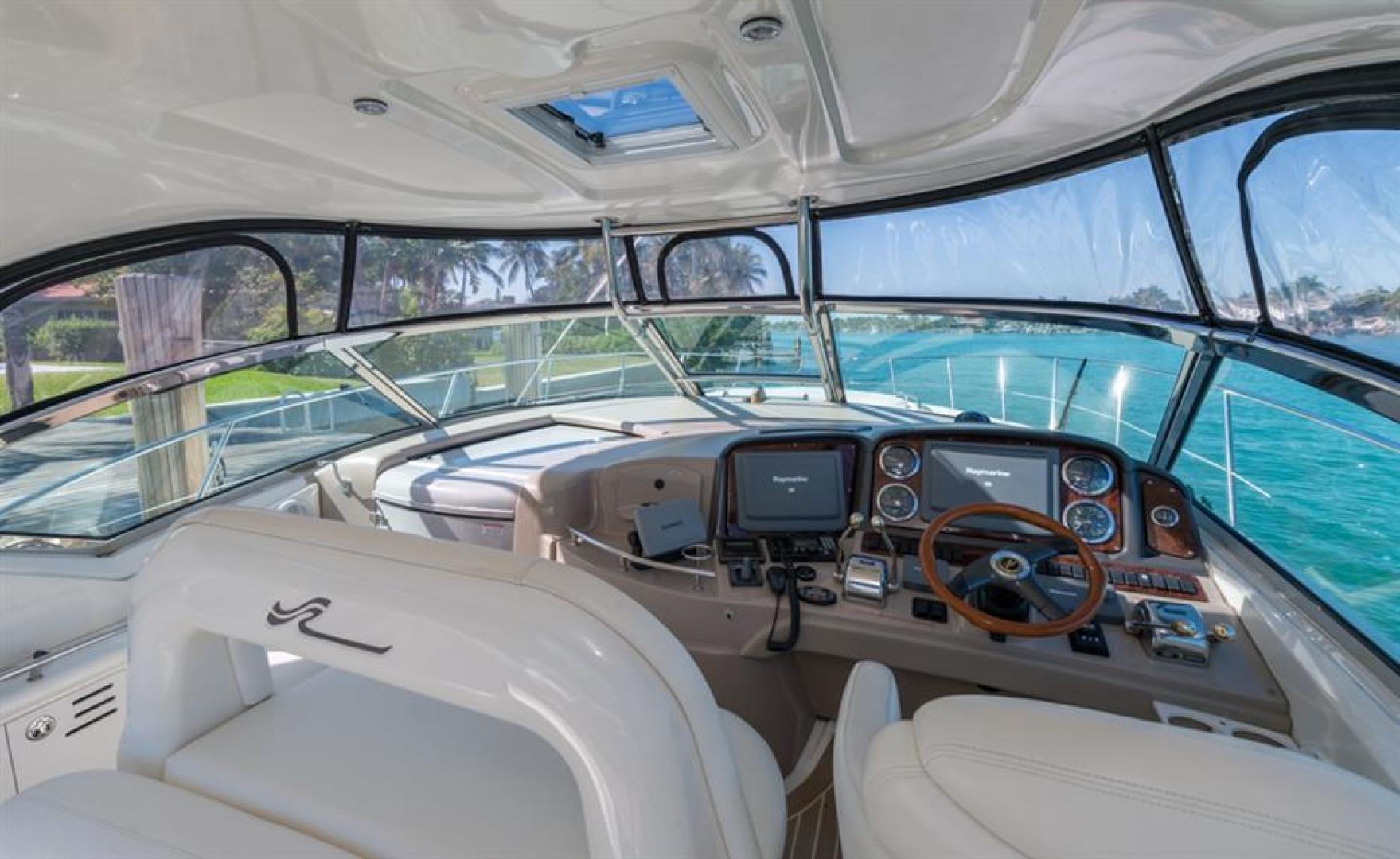 2004 Sea Ray 420 Sundancer - Image 9